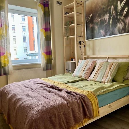 Cozy Vibes Like Home It Is Quiet Apartment With Three Bedrooms Riga Exterior photo