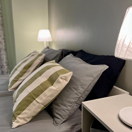 Cozy Vibes Like Home It Is Quiet Apartment With Three Bedrooms Riga Exterior photo