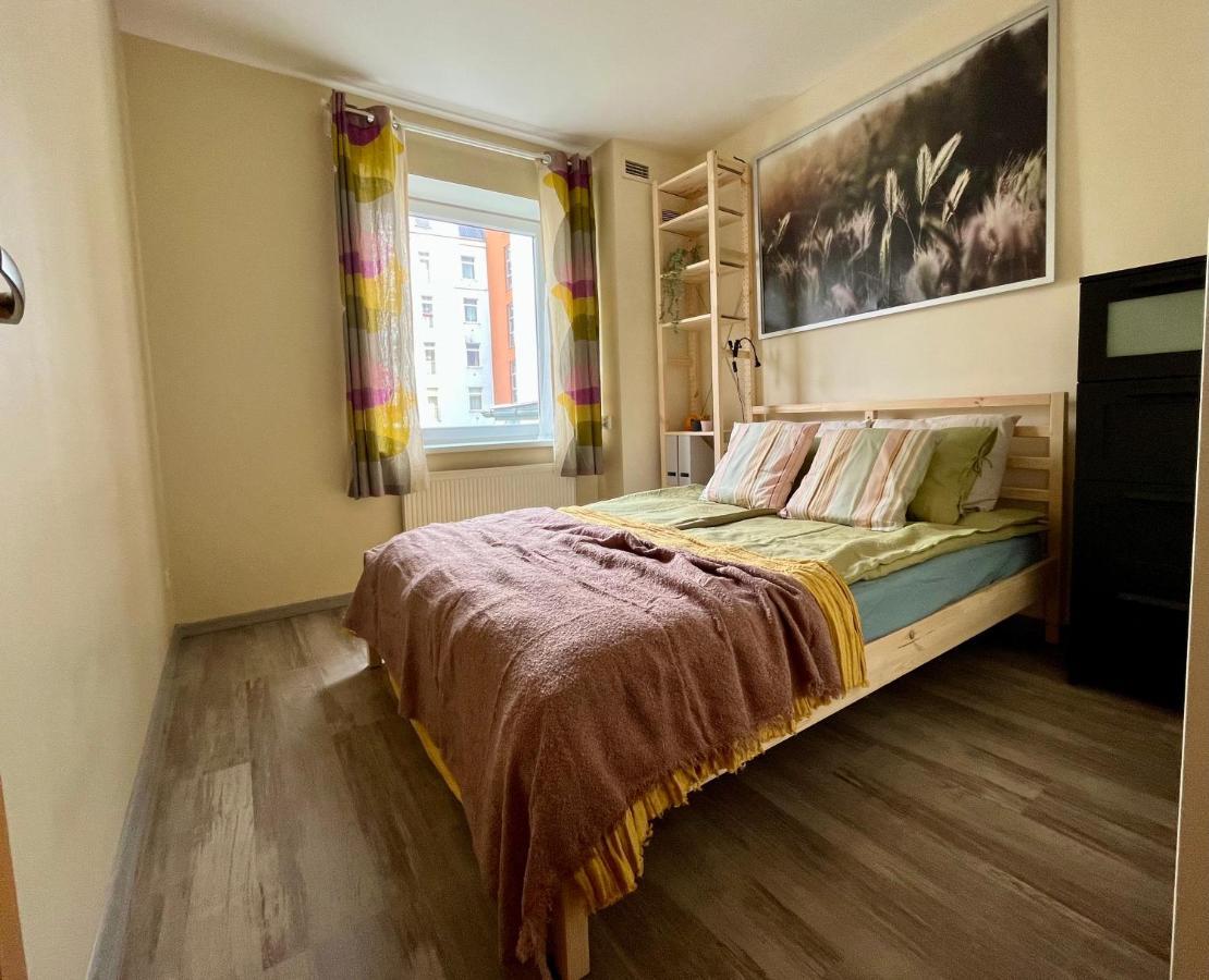 Cozy Vibes Like Home It Is Quiet Apartment With Three Bedrooms Riga Exterior photo