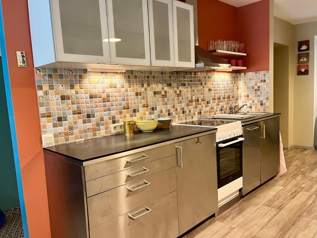 Cozy Vibes Like Home It Is Quiet Apartment With Three Bedrooms Riga Exterior photo