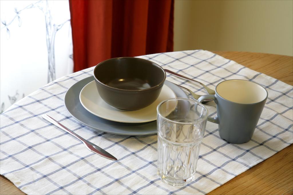 Cozy Vibes Like Home It Is Quiet Apartment With Three Bedrooms Riga Exterior photo